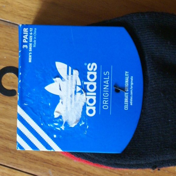 NWT Adidas original 3 pairs of men's sock size 6-12 white / red / black pair - Picture 2 of 3
